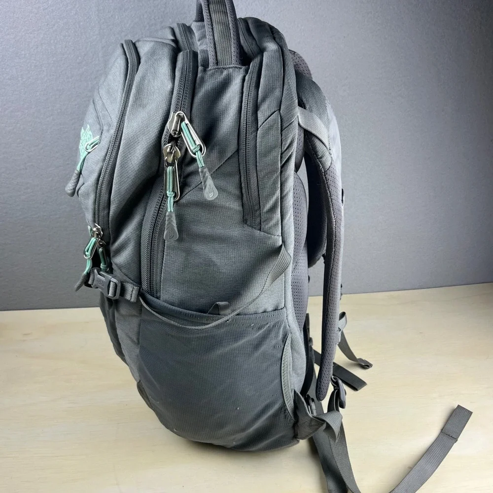 The North Face Recon Backpack Gray Mint Green FlexVent Daypack Hiking Bag